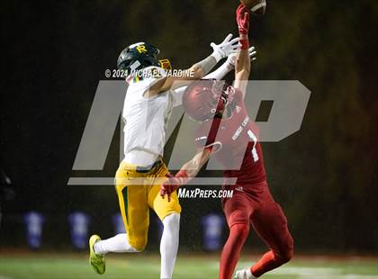 Thumbnail 3 in Richland vs Kennedy Catholic (WIAA 4A Round of 16) photogallery.