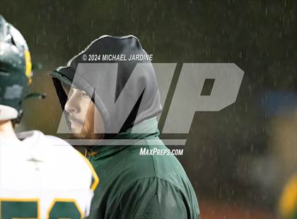Thumbnail 2 in Richland vs Kennedy Catholic (WIAA 4A Round of 16) photogallery.