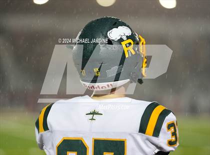 Thumbnail 2 in Richland vs Kennedy Catholic (WIAA 4A Round of 16) photogallery.