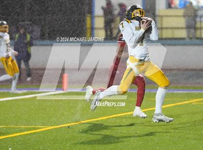Thumbnail 2 in Richland vs Kennedy Catholic (WIAA 4A Round of 16) photogallery.