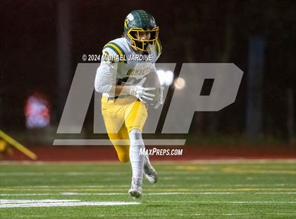 Thumbnail 2 in Richland vs Kennedy Catholic (WIAA 4A Round of 16) photogallery.