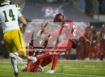 Thumbnail 2 in Richland vs Kennedy Catholic (WIAA 4A Round of 16) photogallery.