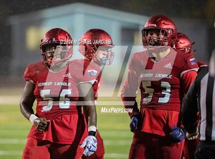 Thumbnail 3 in Richland vs Kennedy Catholic (WIAA 4A Round of 16) photogallery.