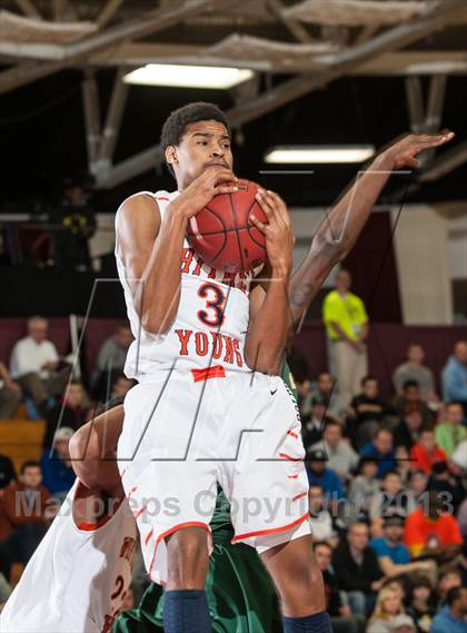 Thumbnail 2 in Long Beach Poly vs. Whitney Young (Spalding Hoophall Classic) photogallery.