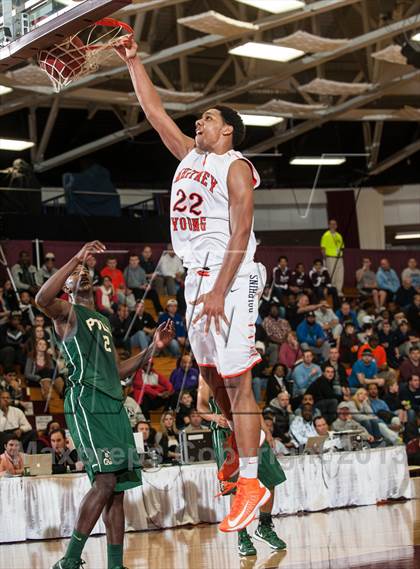 Thumbnail 2 in Long Beach Poly vs. Whitney Young (Spalding Hoophall Classic) photogallery.