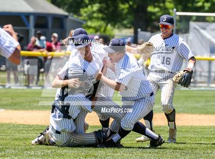Thumbnail 3 in Suffern vs. Kingston (NYSPHSAA Class AA Regional Final) photogallery.