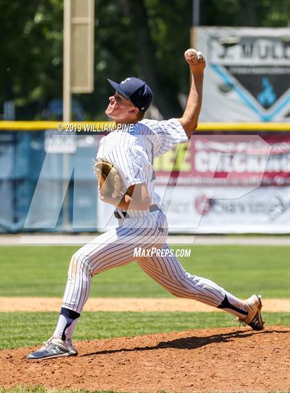Thumbnail 1 in Suffern vs. Kingston (NYSPHSAA Class AA Regional Final) photogallery.