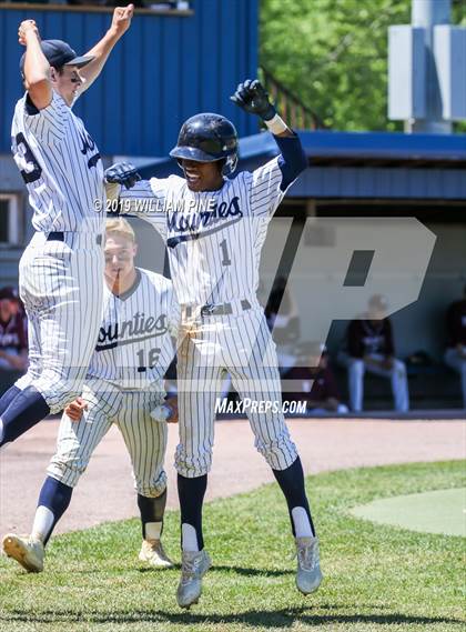 Thumbnail 3 in Suffern vs. Kingston (NYSPHSAA Class AA Regional Final) photogallery.