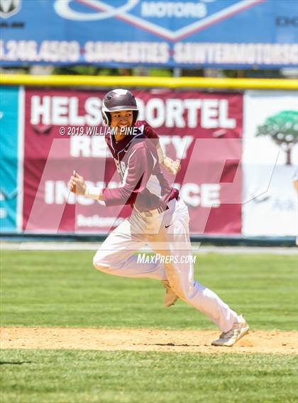Thumbnail 2 in Suffern vs. Kingston (NYSPHSAA Class AA Regional Final) photogallery.