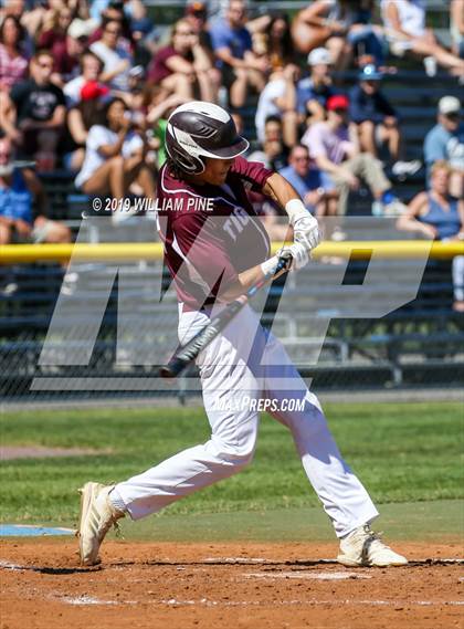 Thumbnail 3 in Suffern vs. Kingston (NYSPHSAA Class AA Regional Final) photogallery.