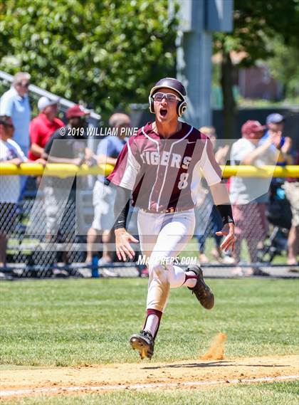 Thumbnail 2 in Suffern vs. Kingston (NYSPHSAA Class AA Regional Final) photogallery.