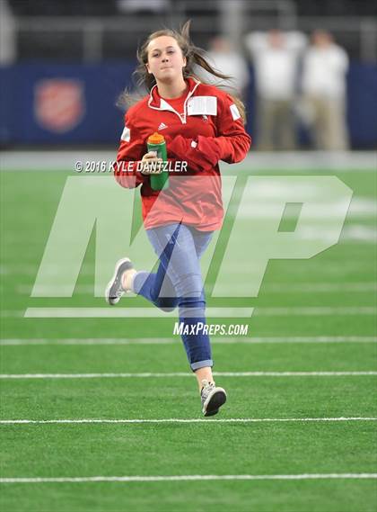 Thumbnail 2 in West Orange-Stark vs. Sweetwater (UIL 4A Division 2 Final) photogallery.