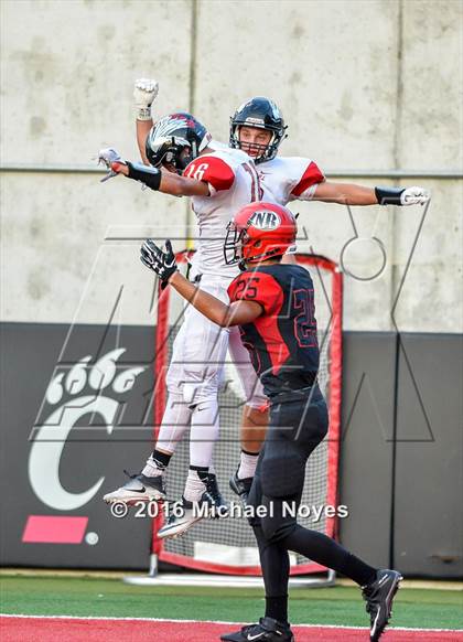 Thumbnail 3 in Indian Hill vs. New Richmond (Crosstown Showdown) photogallery.