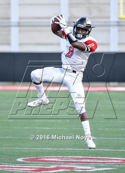 Thumbnail 3 in Indian Hill vs. New Richmond (Crosstown Showdown) photogallery.