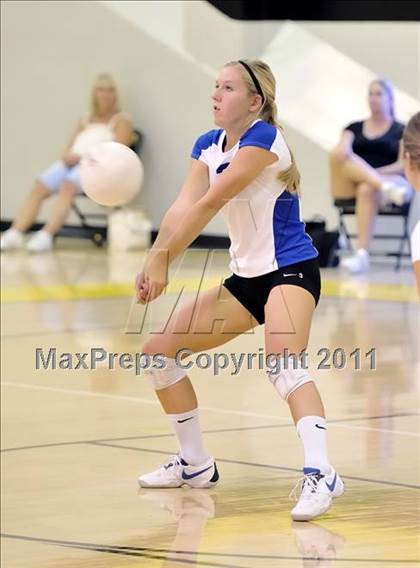 Thumbnail 3 in Yucaipa vs Santa Margarita (Aloha Cougar Classic) photogallery.