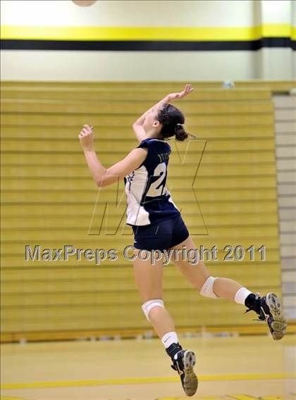 Thumbnail 2 in Yucaipa vs Santa Margarita (Aloha Cougar Classic) photogallery.