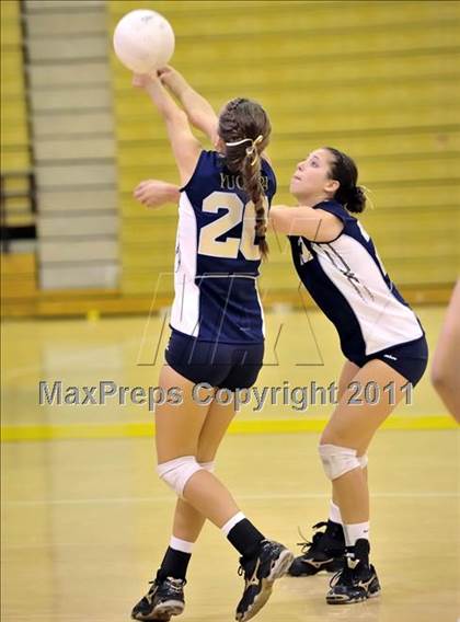 Thumbnail 2 in Yucaipa vs Santa Margarita (Aloha Cougar Classic) photogallery.