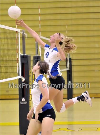 Thumbnail 2 in Yucaipa vs Santa Margarita (Aloha Cougar Classic) photogallery.