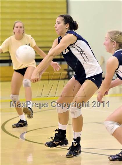 Thumbnail 1 in Yucaipa vs Santa Margarita (Aloha Cougar Classic) photogallery.