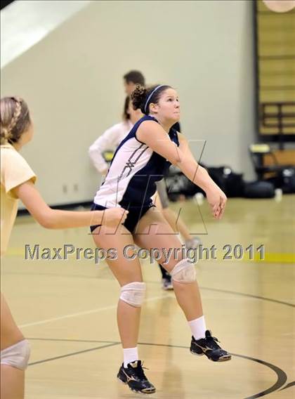 Thumbnail 2 in Yucaipa vs Santa Margarita (Aloha Cougar Classic) photogallery.
