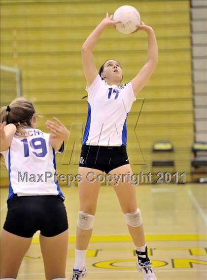 Thumbnail 2 in Yucaipa vs Santa Margarita (Aloha Cougar Classic) photogallery.
