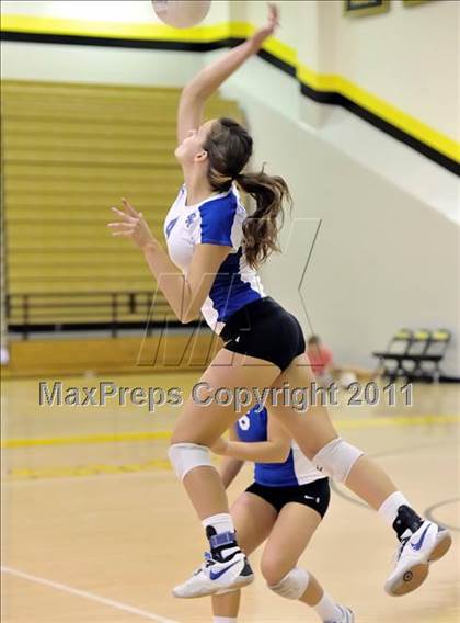 Thumbnail 3 in Yucaipa vs Santa Margarita (Aloha Cougar Classic) photogallery.