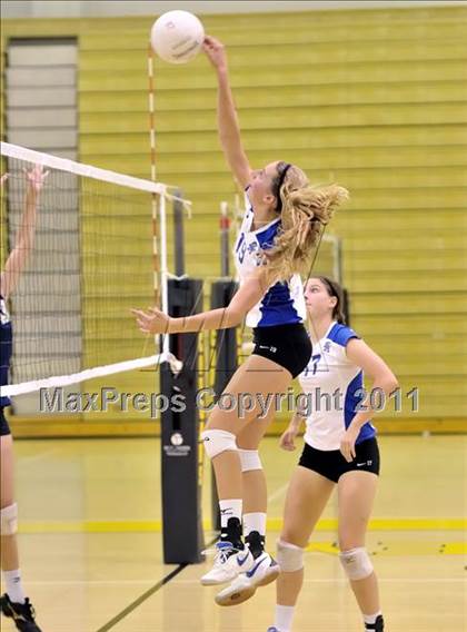 Thumbnail 2 in Yucaipa vs Santa Margarita (Aloha Cougar Classic) photogallery.
