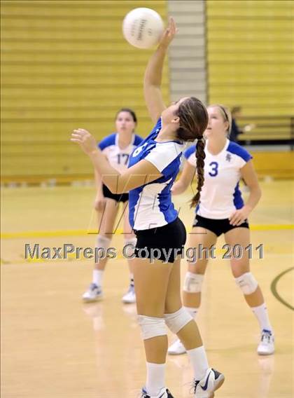 Thumbnail 3 in Yucaipa vs Santa Margarita (Aloha Cougar Classic) photogallery.