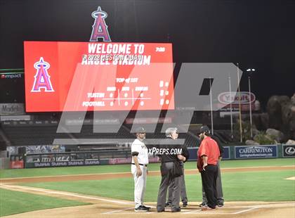 Thumbnail 2 in Foothill vs. Tustin photogallery.