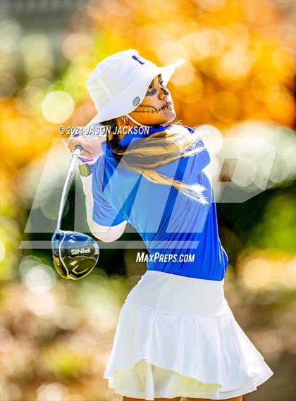 Thumbnail 1 in NCHSAA 4A Finals (Round 2) photogallery.