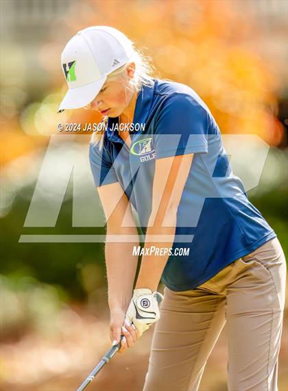 Thumbnail 1 in NCHSAA 4A Finals (Round 2) photogallery.