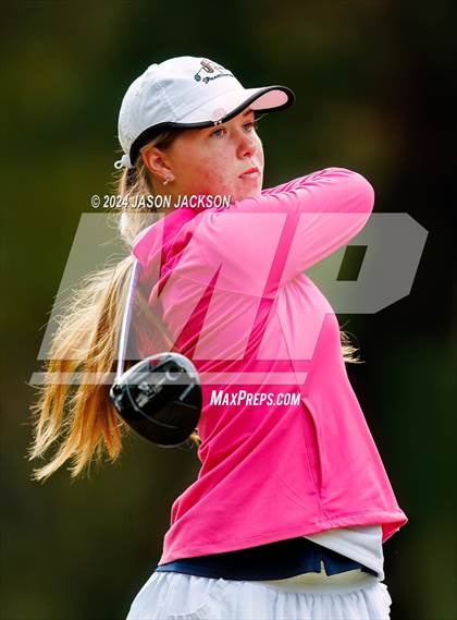 Thumbnail 2 in NCHSAA 4A Finals (Round 2) photogallery.