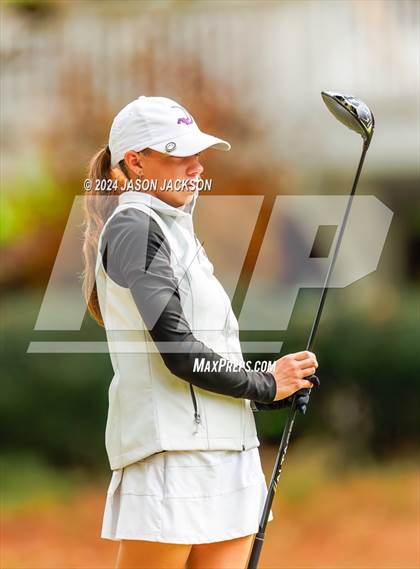 Thumbnail 1 in NCHSAA 4A Finals (Round 2) photogallery.