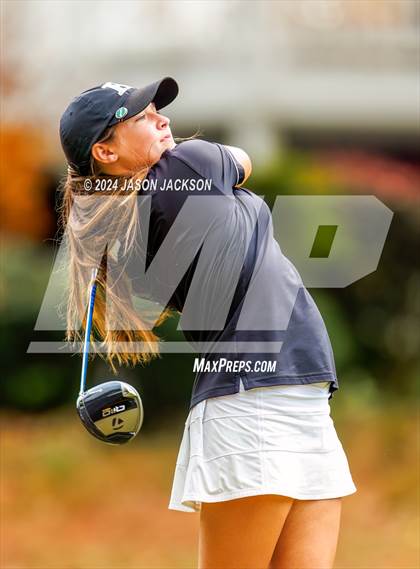 Thumbnail 1 in NCHSAA 4A Finals (Round 2) photogallery.