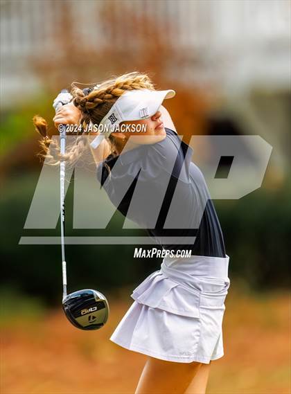 Thumbnail 1 in NCHSAA 4A Finals (Round 2) photogallery.