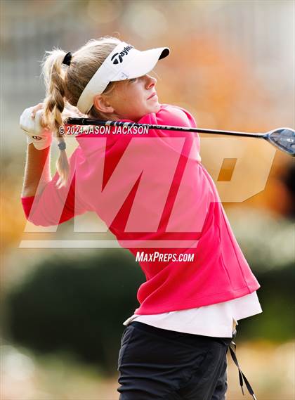 Thumbnail 1 in NCHSAA 4A Finals (Round 2) photogallery.