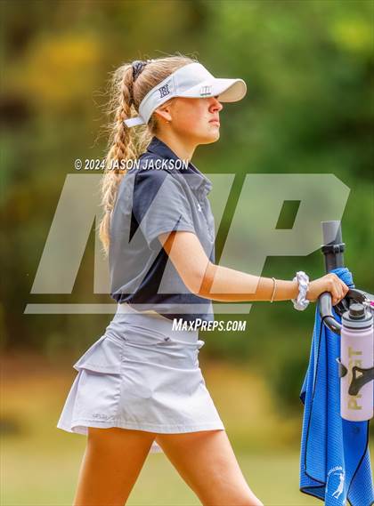 Thumbnail 2 in NCHSAA 4A Finals (Round 2) photogallery.