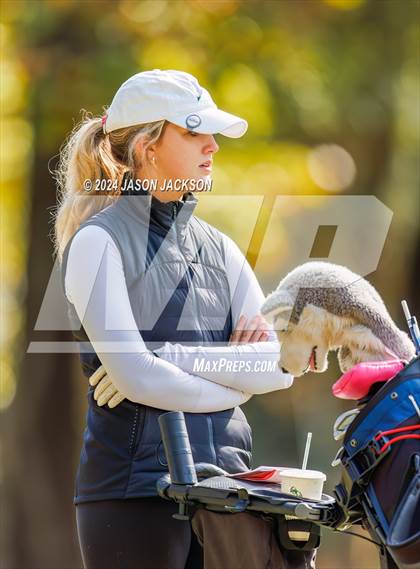 Thumbnail 2 in NCHSAA 4A Finals (Round 2) photogallery.