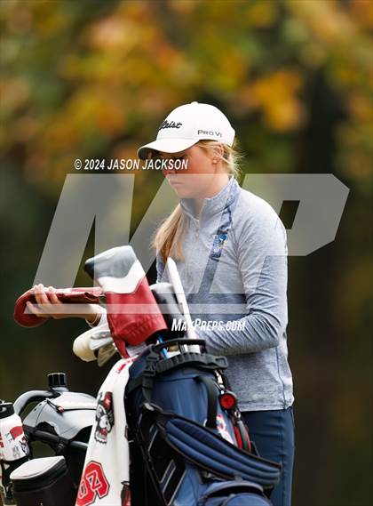 Thumbnail 1 in NCHSAA 4A Finals (Round 2) photogallery.