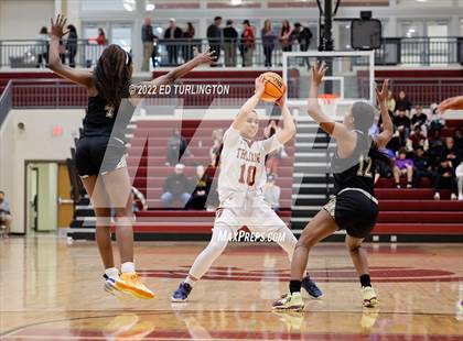 Thumbnail 1 in Sprayberry @ Lassiter photogallery.