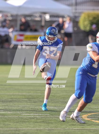 Thumbnail 2 in Les Schwab Tires Bowl (North vs. South)  photogallery.