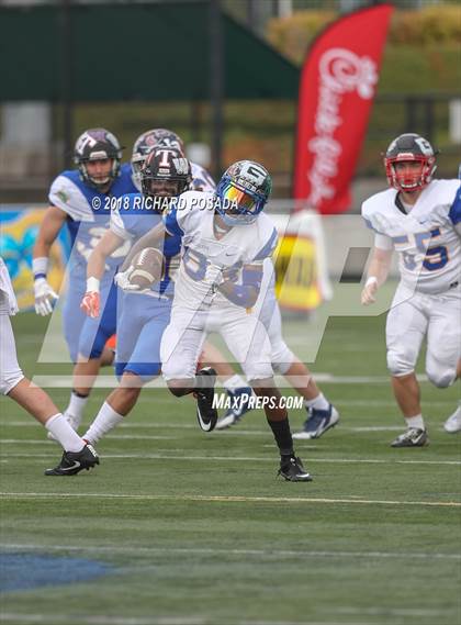 Thumbnail 2 in Les Schwab Tires Bowl (North vs. South)  photogallery.