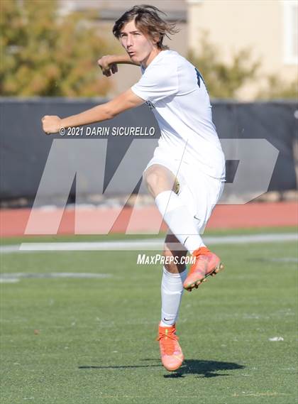 Thumbnail 2 in Dysart vs. Gilbert (Coyote Classic Soccer Tournament) photogallery.