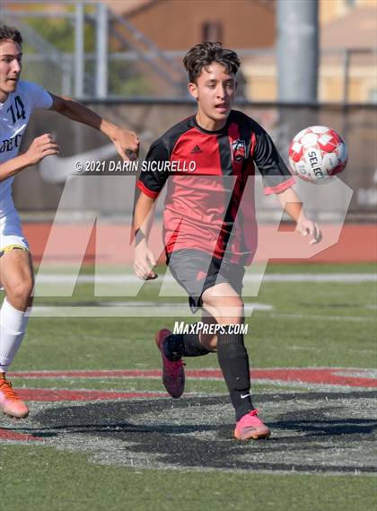 Thumbnail 3 in Dysart vs. Gilbert (Coyote Classic Soccer Tournament) photogallery.