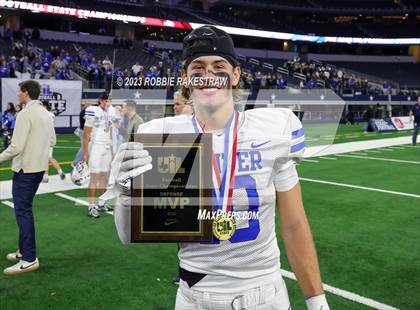 Thumbnail 2 in Tidehaven vs. Gunter (UIL 3A D2 Football Final Medal Ceremony) photogallery.