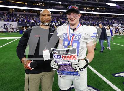 Thumbnail 2 in Tidehaven vs. Gunter (UIL 3A D2 Football Final Medal Ceremony) photogallery.