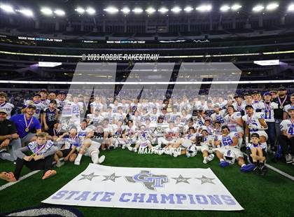 Thumbnail 2 in Tidehaven vs. Gunter (UIL 3A D2 Football Final Medal Ceremony) photogallery.