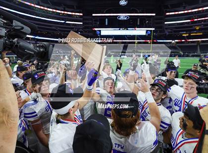 Thumbnail 1 in Tidehaven vs. Gunter (UIL 3A D2 Football Final Medal Ceremony) photogallery.