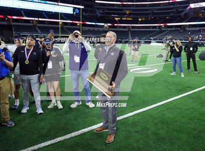 Thumbnail 2 in Tidehaven vs. Gunter (UIL 3A D2 Football Final Medal Ceremony) photogallery.