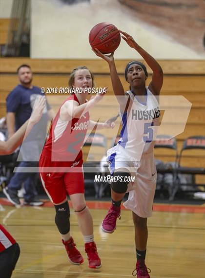 Thumbnail 1 in Hanford West vs. Sanger photogallery.